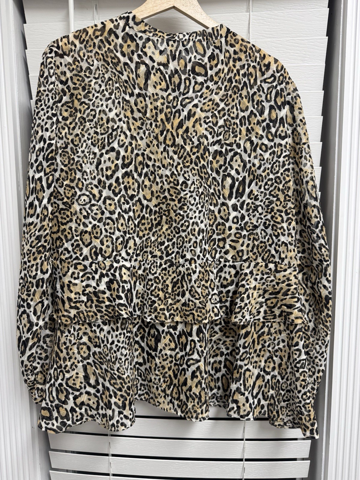 Chico’s leopard print ruffle shirt button down sheer blouse size 2 Large