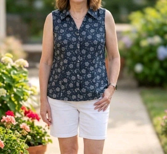 Ann Taylor Loft Women’s L Dark Indigo Blue Floral Button Down V-neck 100% Cotton
