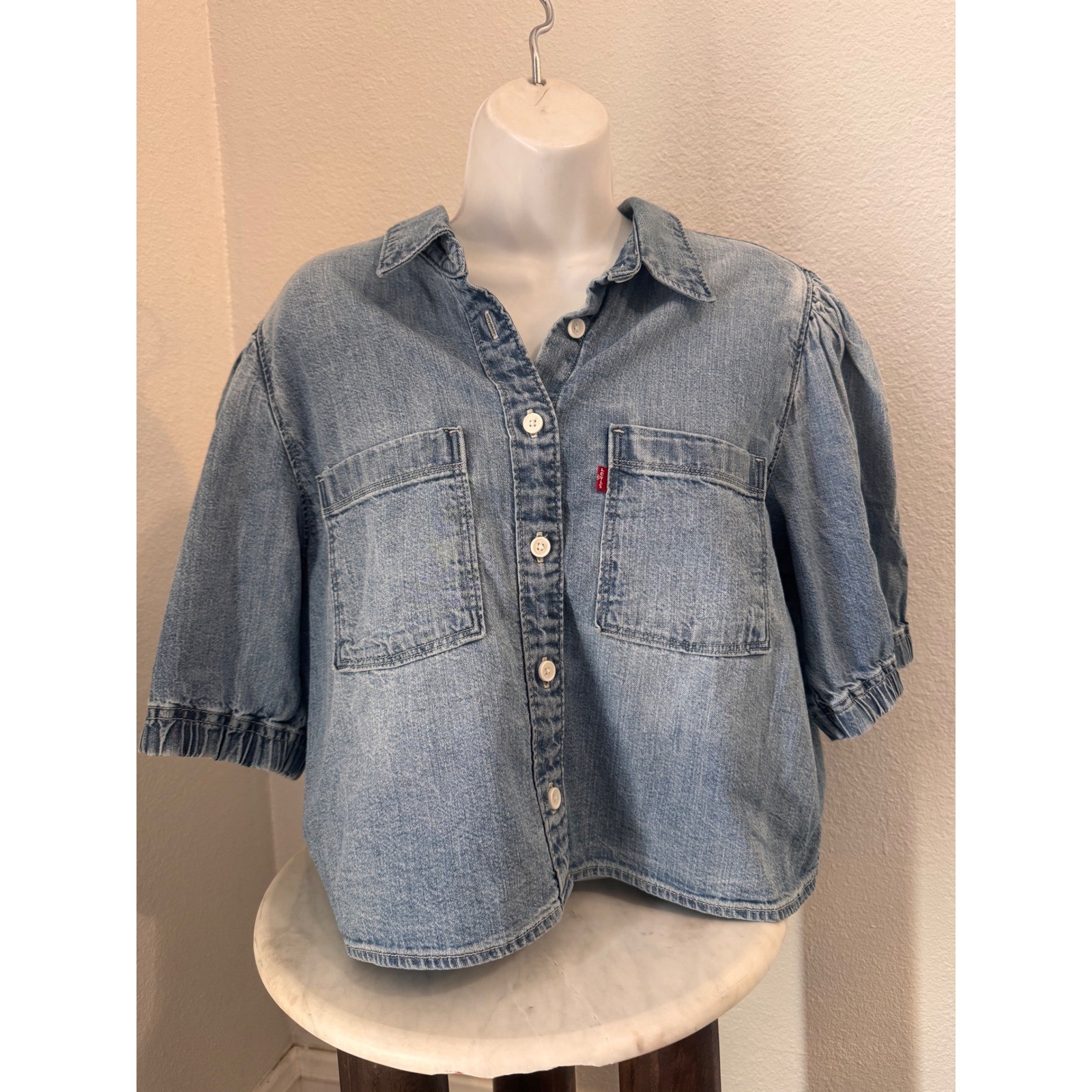 Levis Womens Light Wash Denim Cropped Puff Sleeve Button Down Shirt Size XL