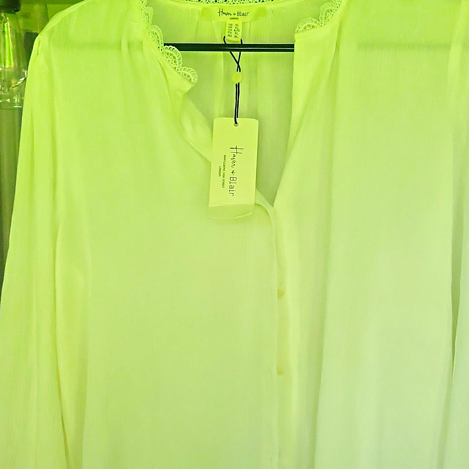 Haver & Blair White Chiffon Lace Trim V-Neck Long Sleeve Button Blouse XL NWT