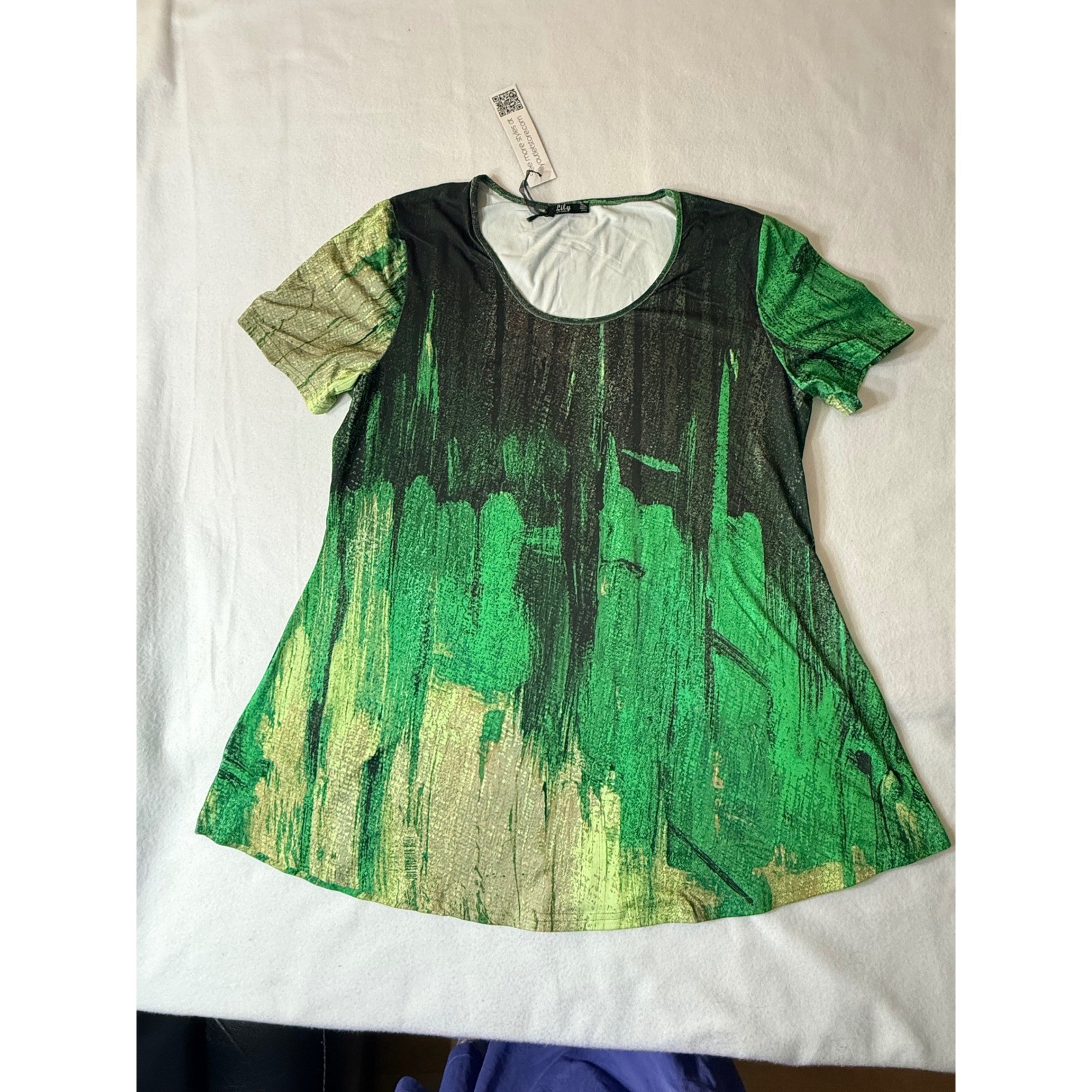 Lily by Firmiana Tunic Top Woman’s 1XL Green Abstract Brushstroke Short Sleeve