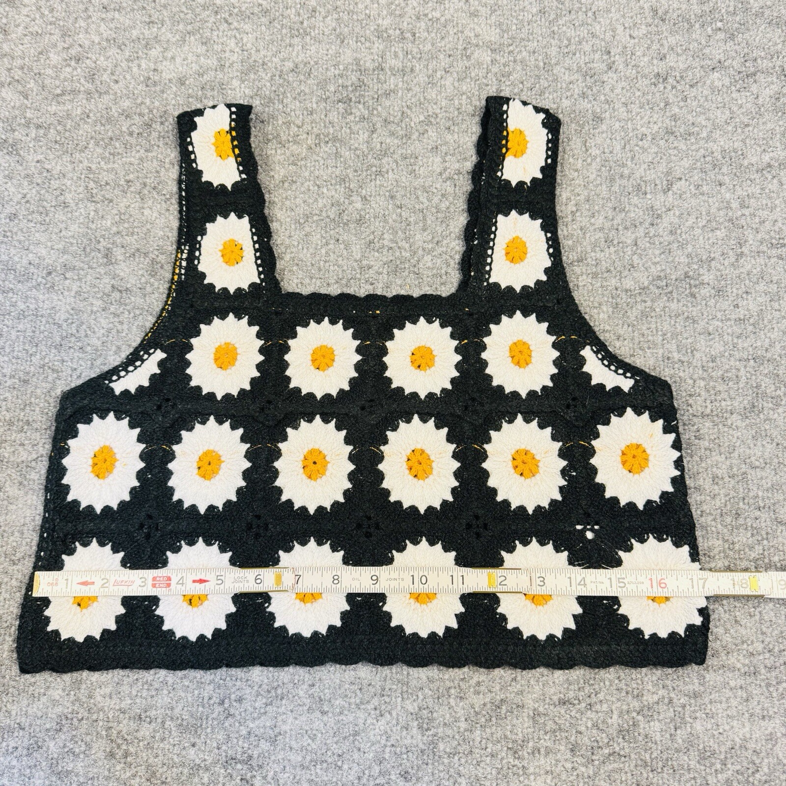 Francesca’s Mabel Sleeveless Daisy Crochet Crop Top Size