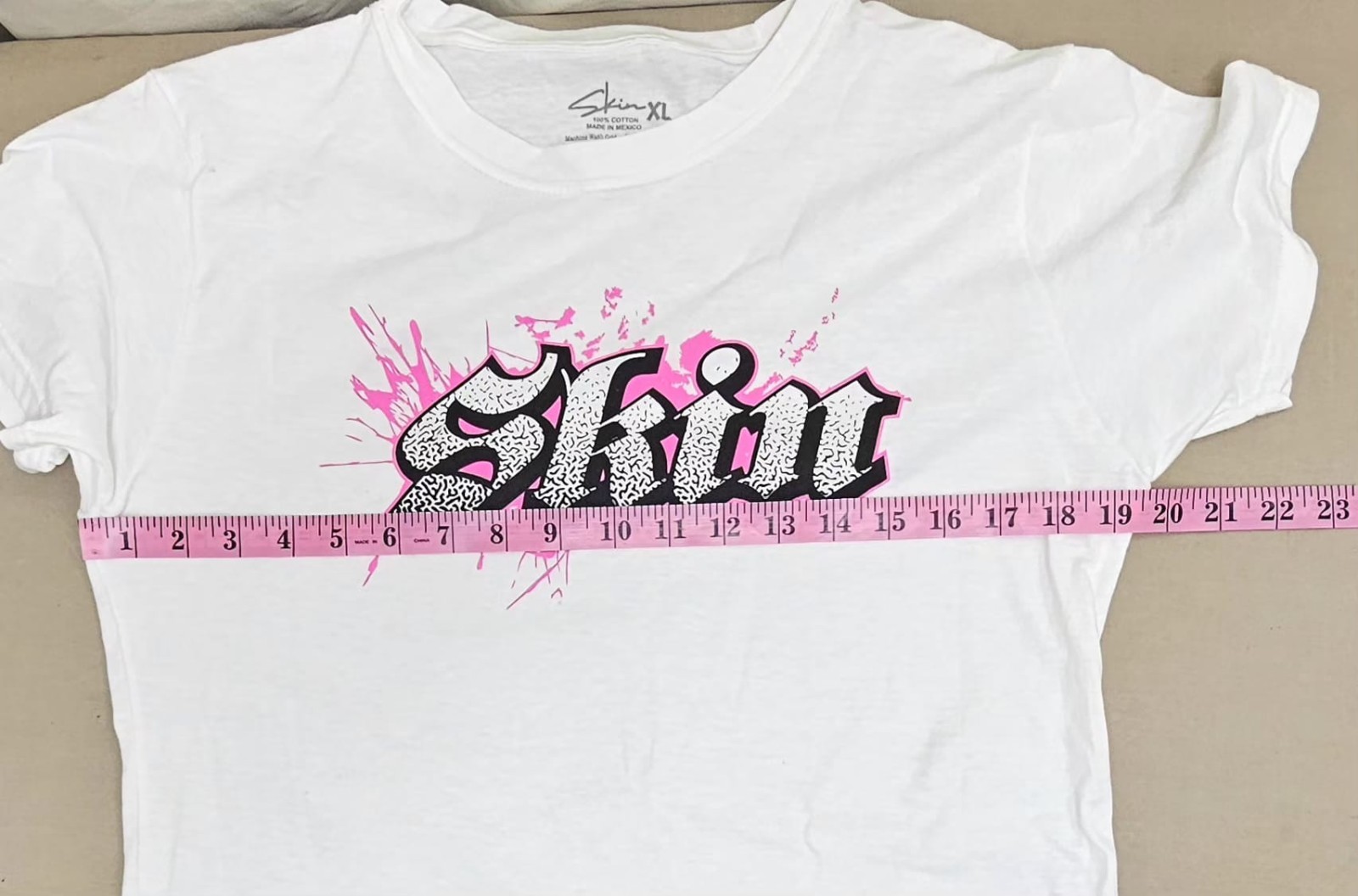 Skin Industries Women’s XL White Tee Pink Splatter Graphic Logo Casual T-Shirt