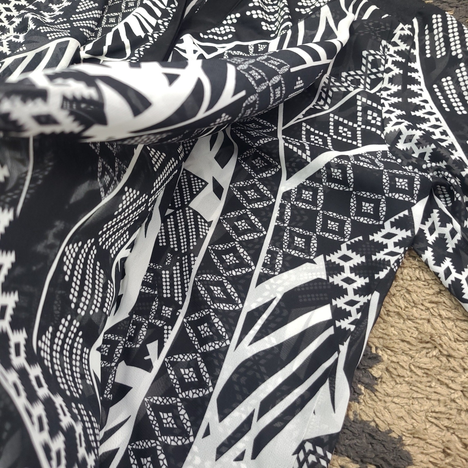 Cato Woman 14/16W Made In Cambodia Black and White Tunic Blouse Sheer