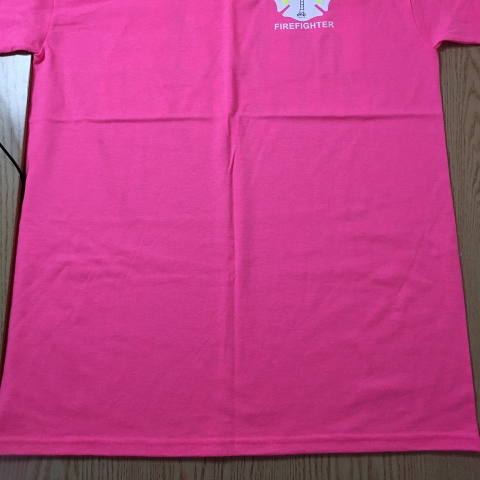B60 New Womens Florida Firefighter 👩‍🚒 T-shirt Hot Pink Size Medium