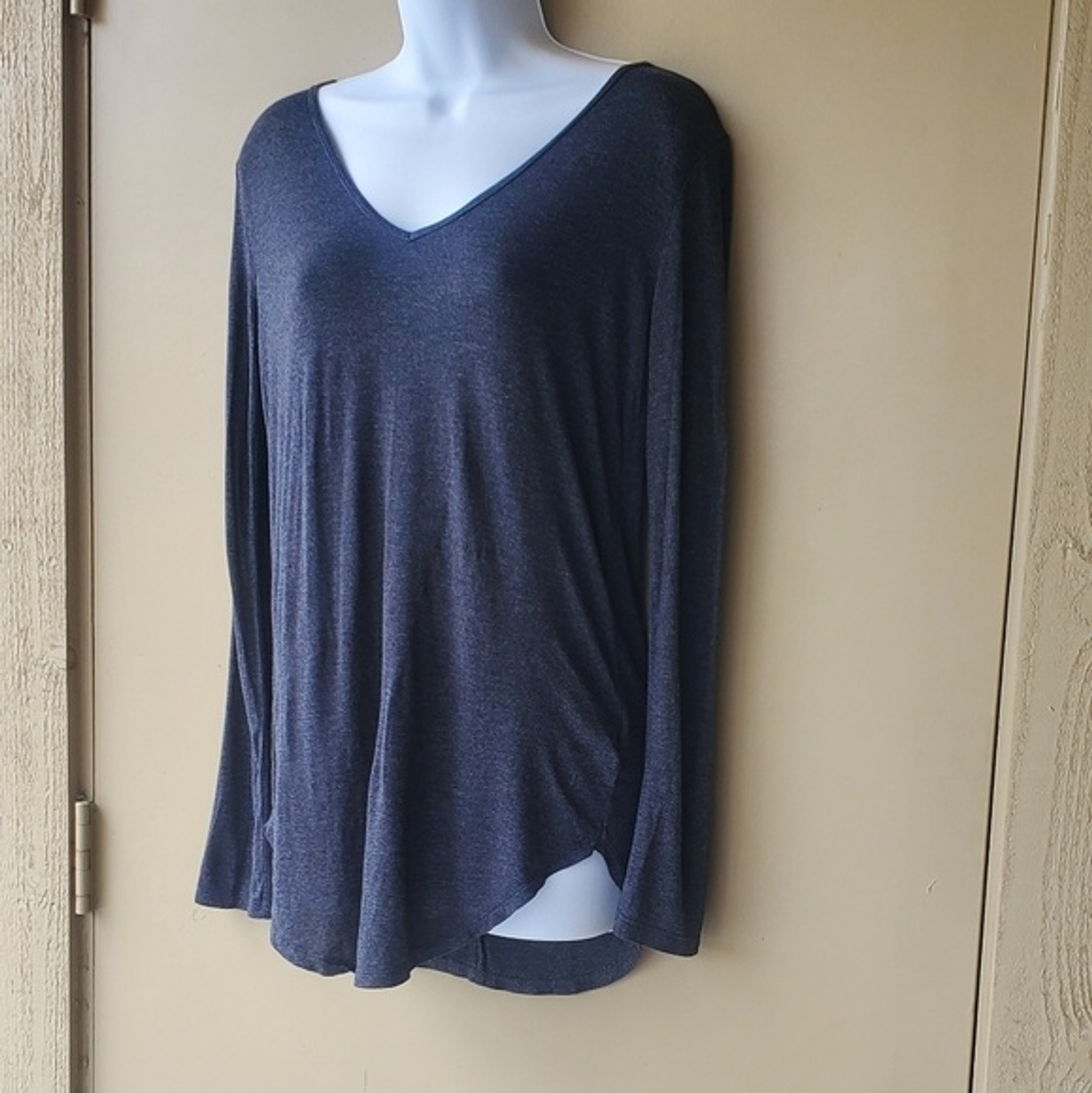 Gap Grey Womens Basic Long sleeve Vneck Shirt