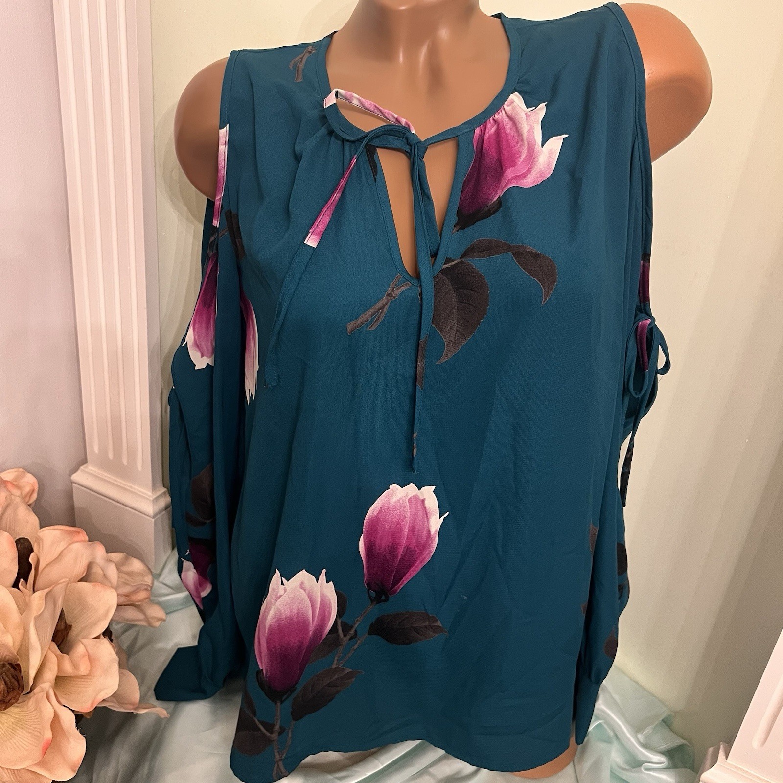 Coverstitched. Size Medium. Teal Cold Shoulder with Ties Long Sleeve Top. B46