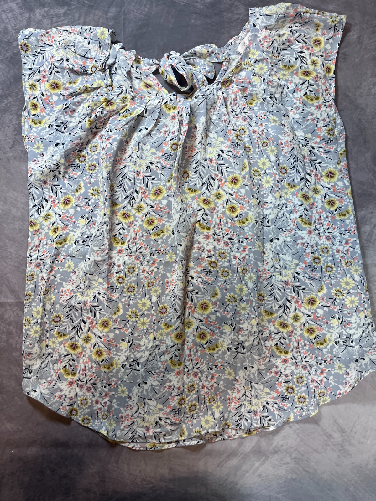 LC Lauren Conrad Blouse Top Womens Medium Gray Floral Tie Back Short Sleeve