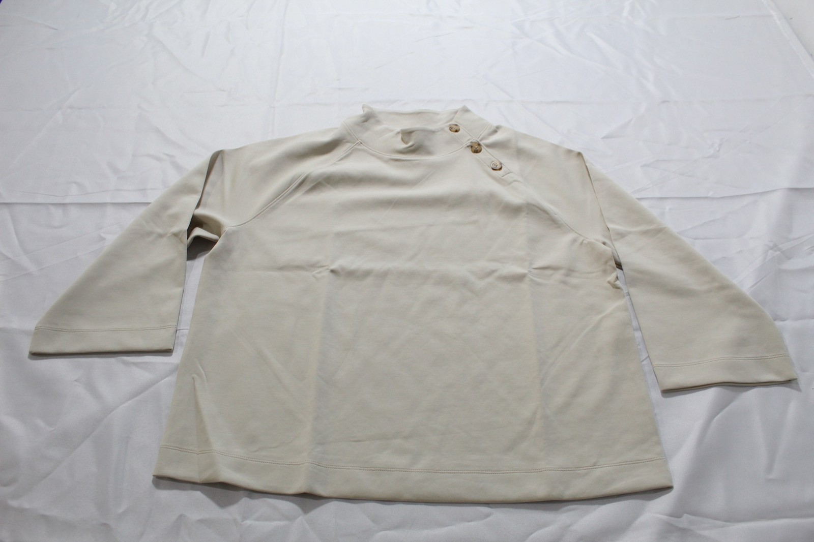 J. Jill Women’s Standard Fit Buttoned-Shoulder Knit Top BL1 Oatmeal Large NWT