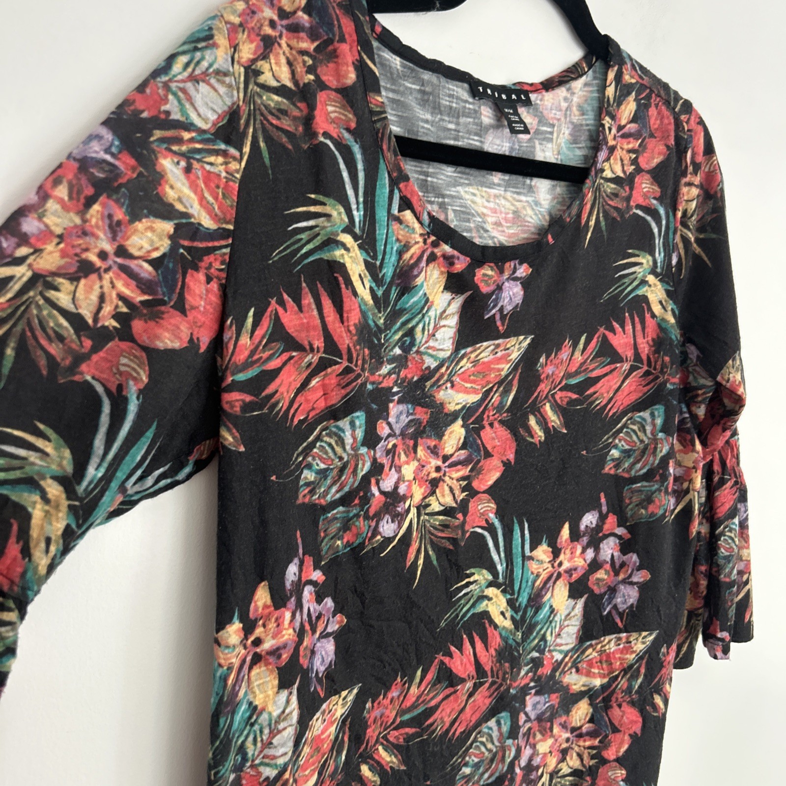 Tribal Women’s Medium 3/4 Puff Sleeve Black Floral Multicolor Pullover Comfy￼