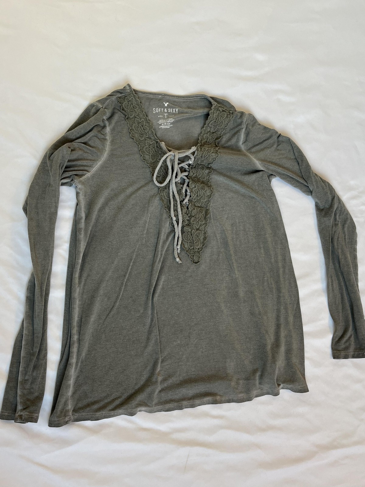 American Eagle Soft & Sexy Shirt Womens Small Gray Lace Up V Neck Tee Top