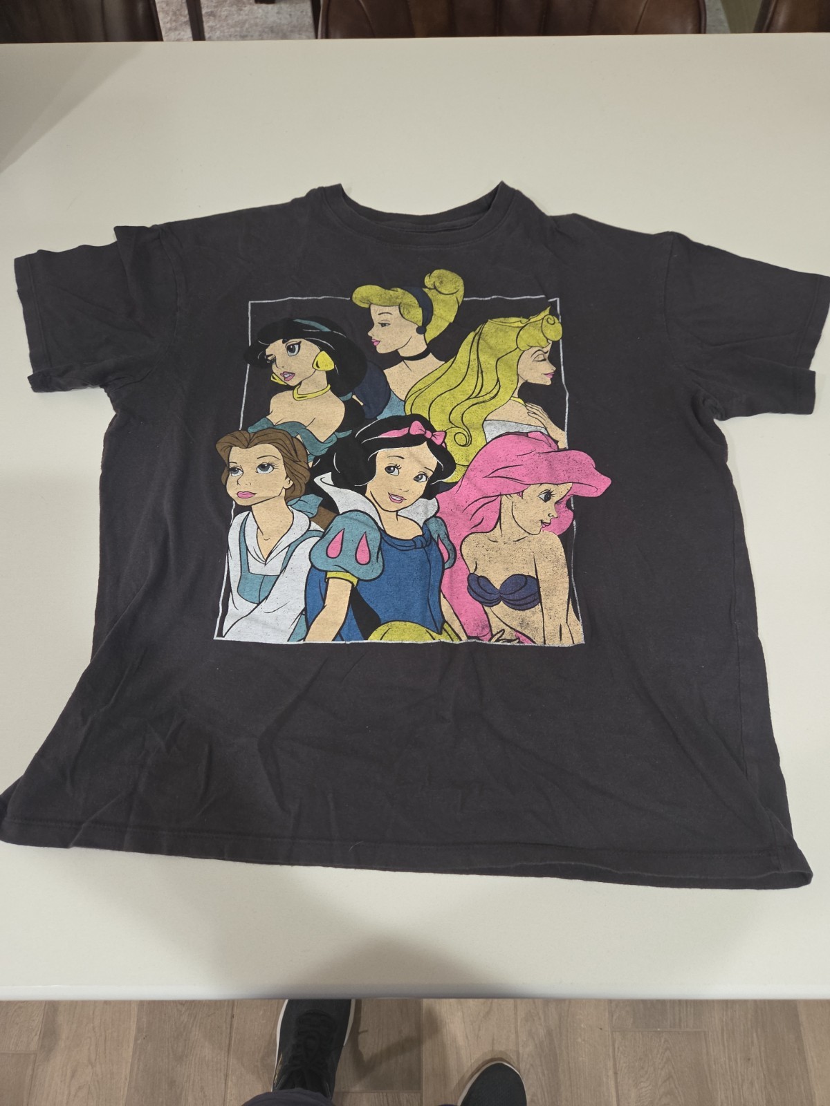 DISNEY PRINCESS GRAY/BLACK Tee SHIRT 6 PRINCESSES DESIGN size L