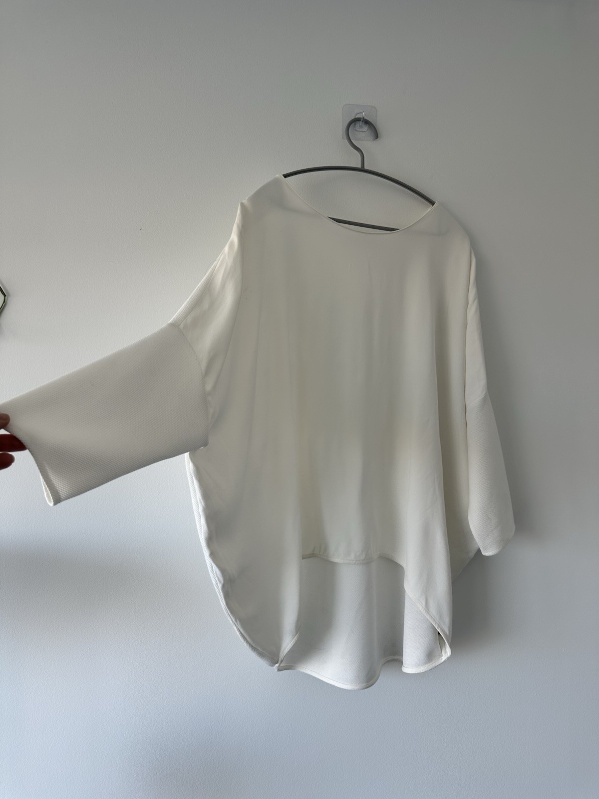 Uterqüe Ivory High Low Blouse M Viscose Front Textured 3/4 Sleeves Oversized