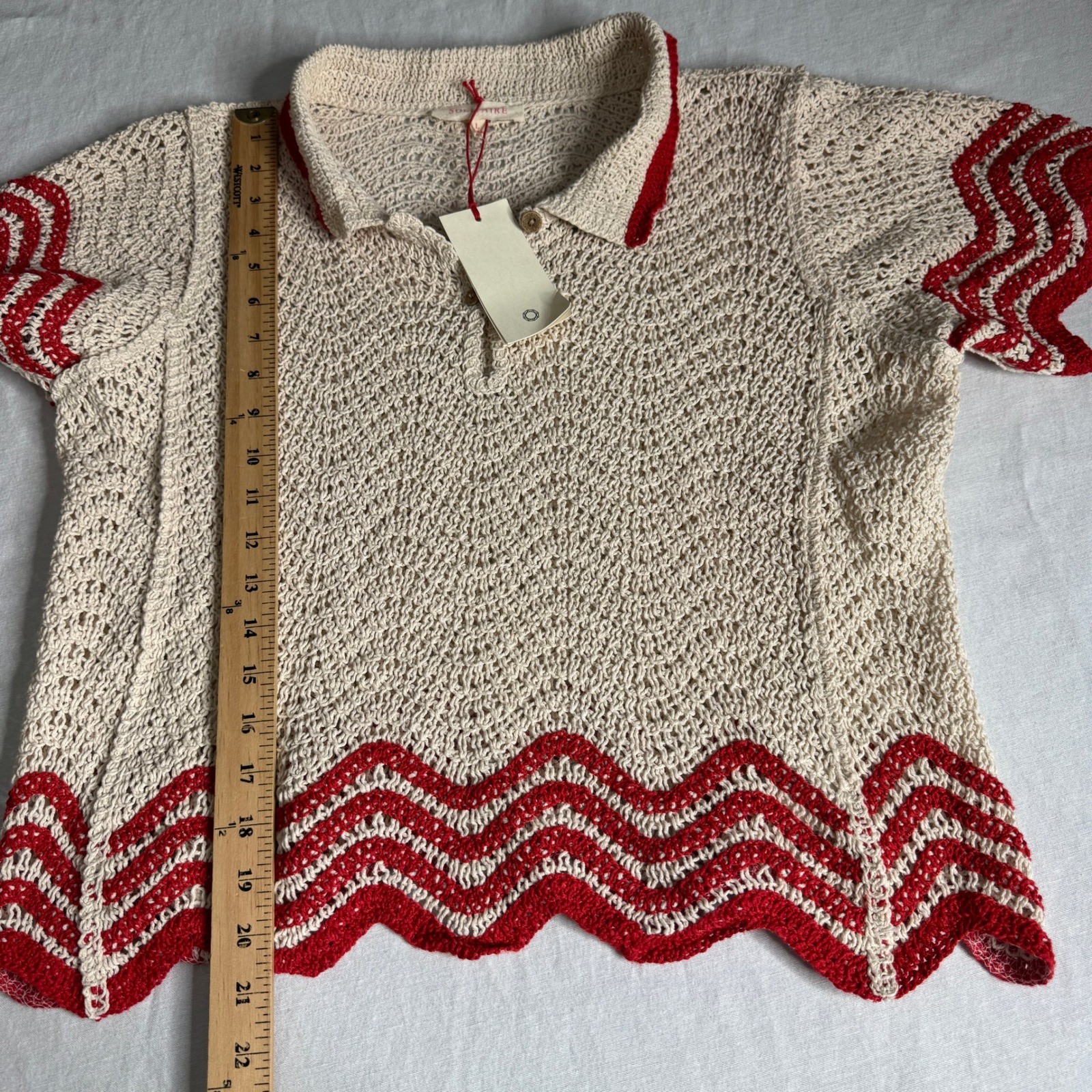 Solitaire Crochet Knit Polo Top Beige Red Chevron Scalloped Hem Womens Large NEW