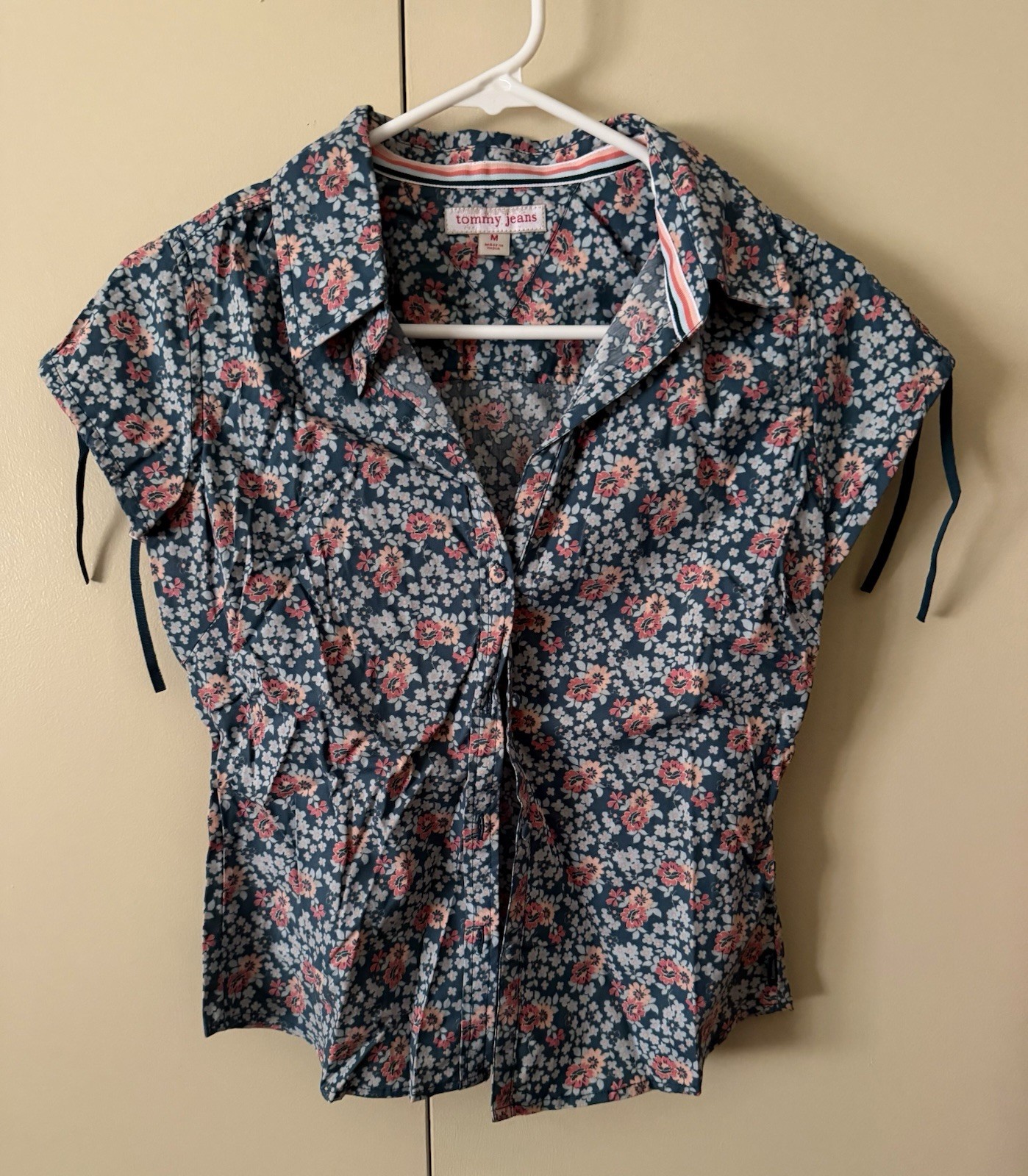 Tommy Hilfiger Tommy Jeans Women’s Short Sleeve Button Down Shirt Sz M