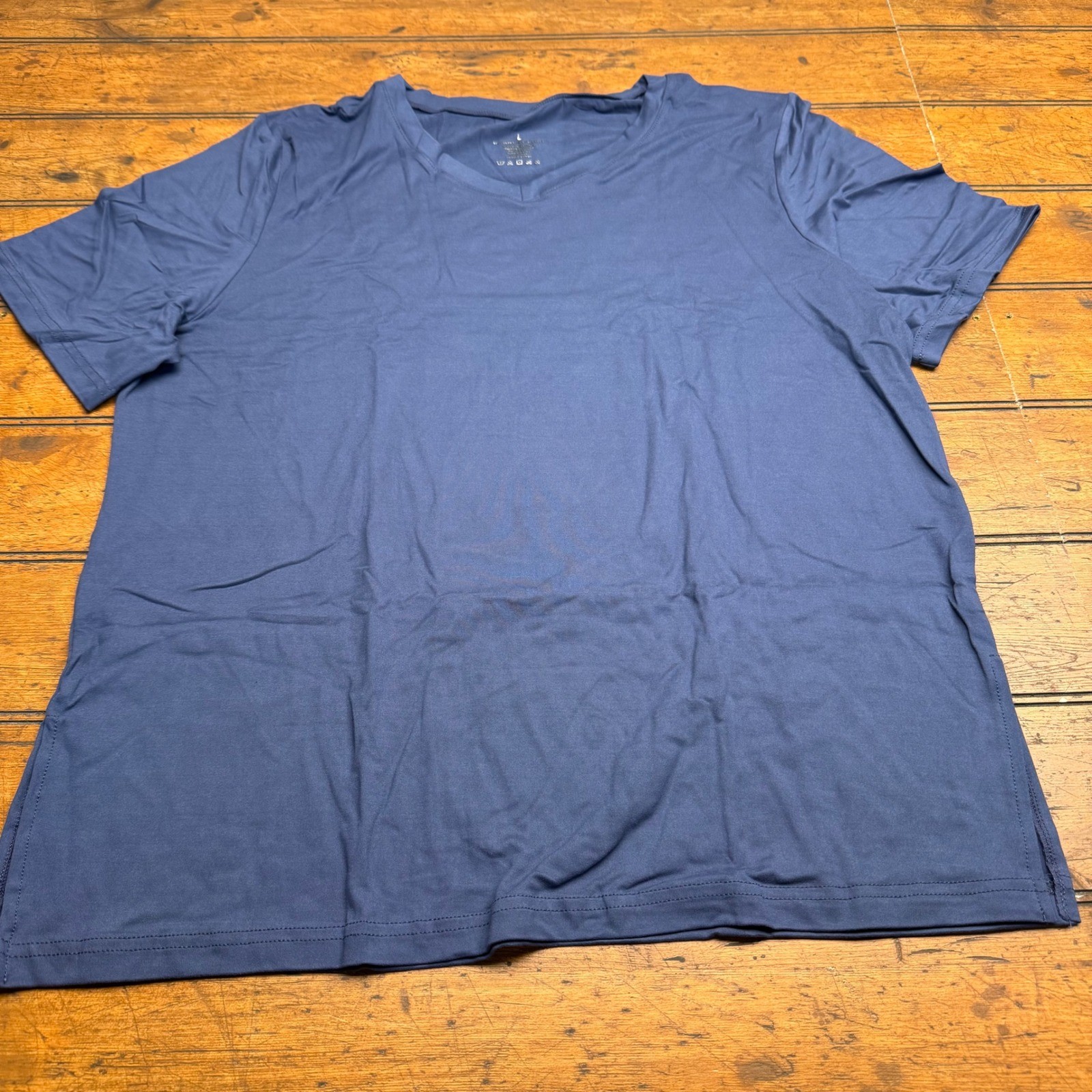 Women’s Blue V-Neck T-Shirt Size L Polyester Spandex Athletic Casual Top