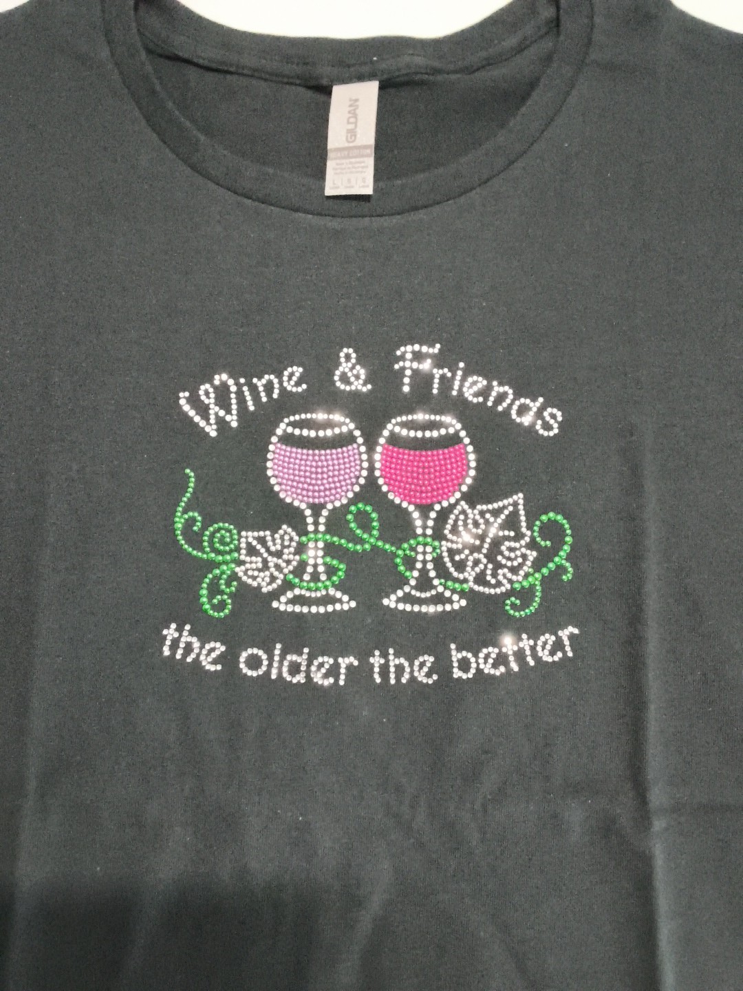 New Black Wine & Friends Beaded Short Sleeve T Shirt Size Large. A15