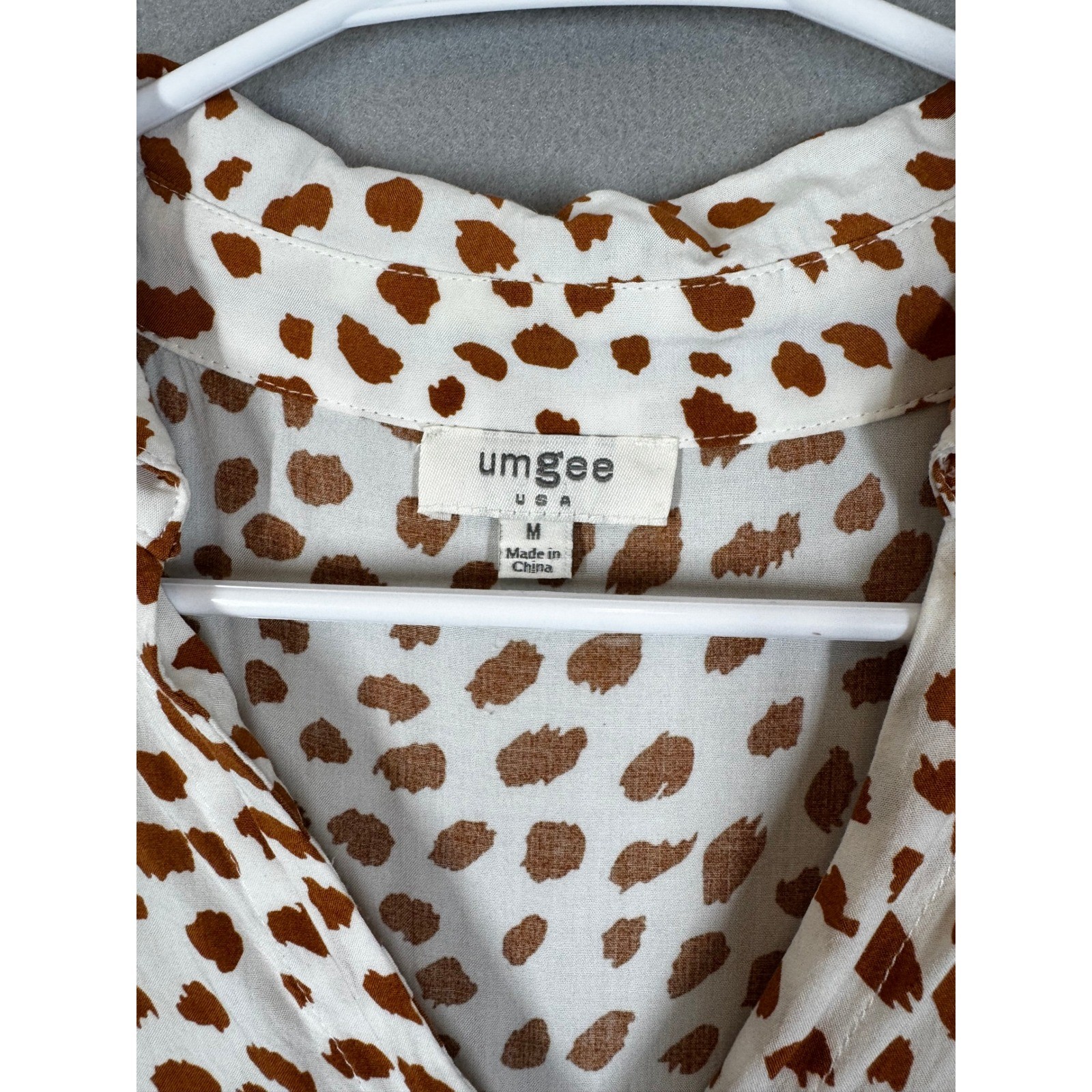 Umgee USA Women’s Medium Brown Animal Print Button Front Blouse Boho Rayon Top