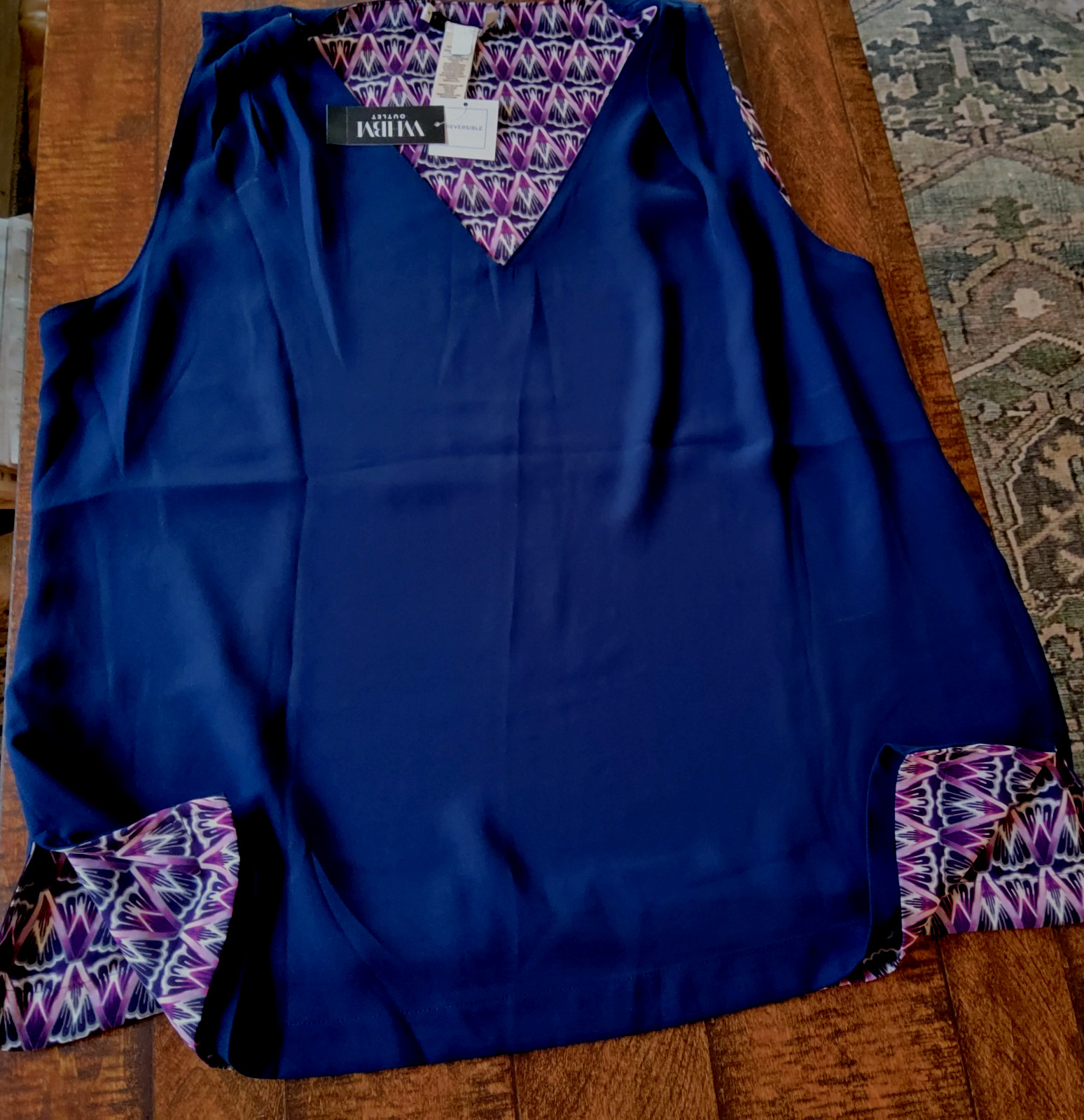 WHITE HOUSE BLACK MARKET CHEVRON REVERSIBLE TANK/TOP-LARGE-PURPLE/DARK BLUE-*NEW
