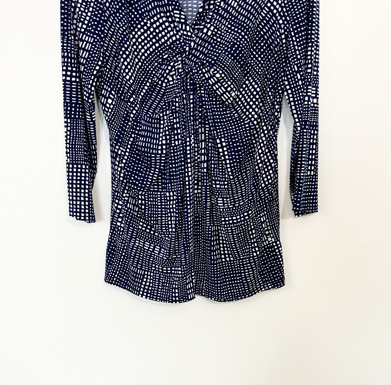 Women Navy Blue V Neck Twist Front 3/4 Sleeve Top Size L Pullover Stretch Office