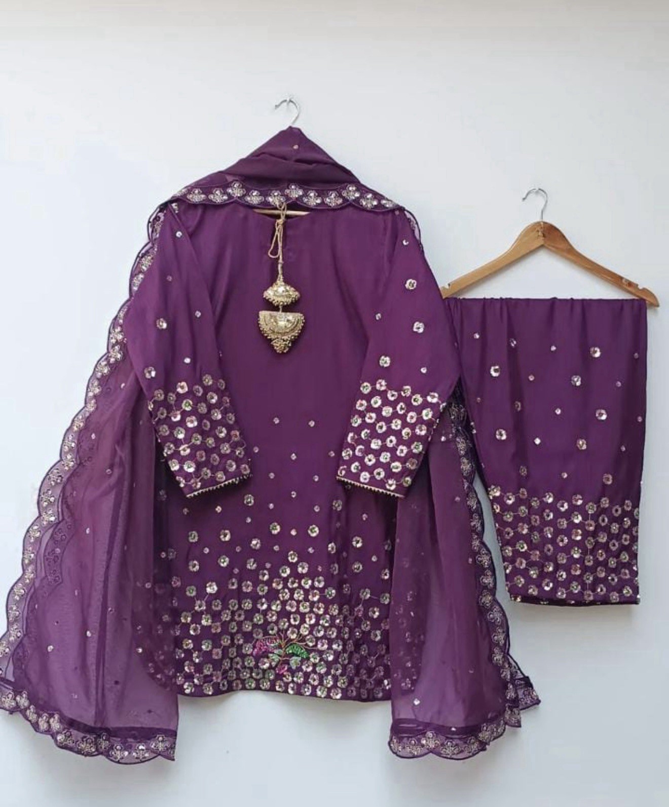 Category: 3Pc, Shirt, Shalwar, Organza Dupatta Fabric: Raw Silk Shirt Length37