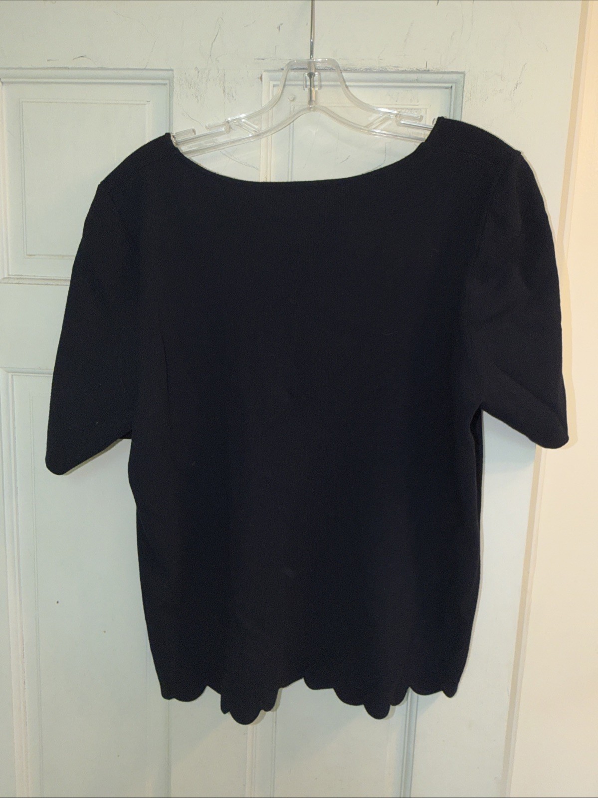 Dana Buchman Top Scalloped Slightly Cropped Short Sleeve Thick Material Size 1X