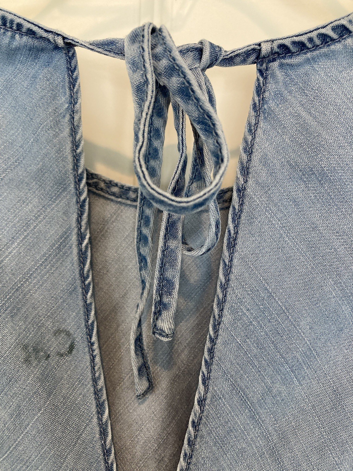 Gap 1969 Tencel Denim Tank Top women’s size Medium Indigo with tie back at neck