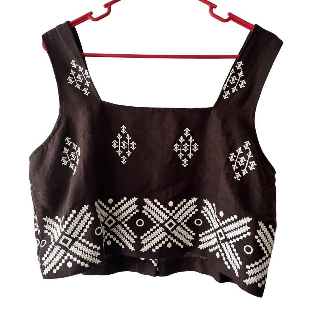 Calypso Women’s Black Cropped Embroidered Tank Top