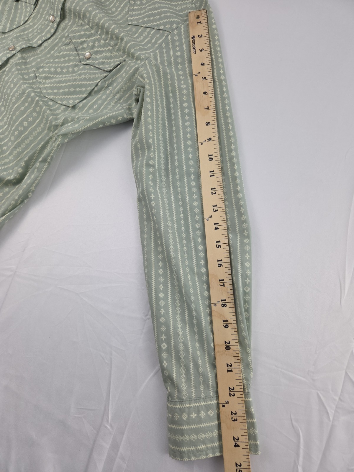 Wrangler Womens Pearl Snap Western Shirt Southwestern Aztec Green Size Medium