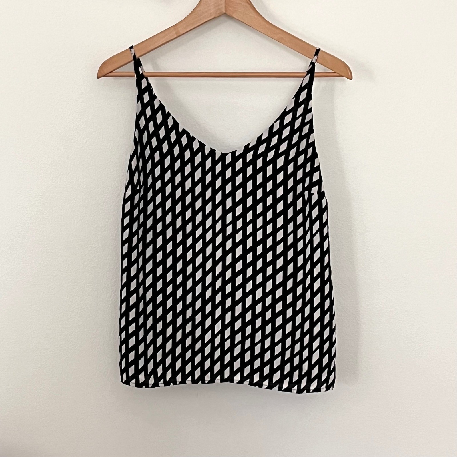 Banana Republic Womens Small Black White Geometric Diamond Print V-Neck Camisole