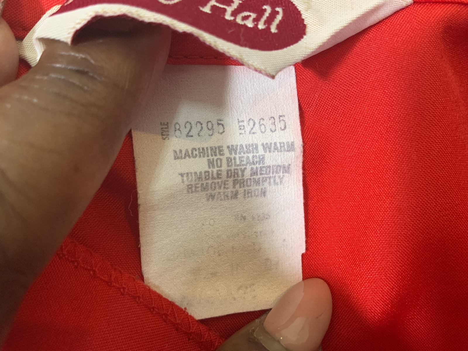 Ashley Hall Woman’s Red Long-sleeve Button-up Collared Blouse Med Classic Work