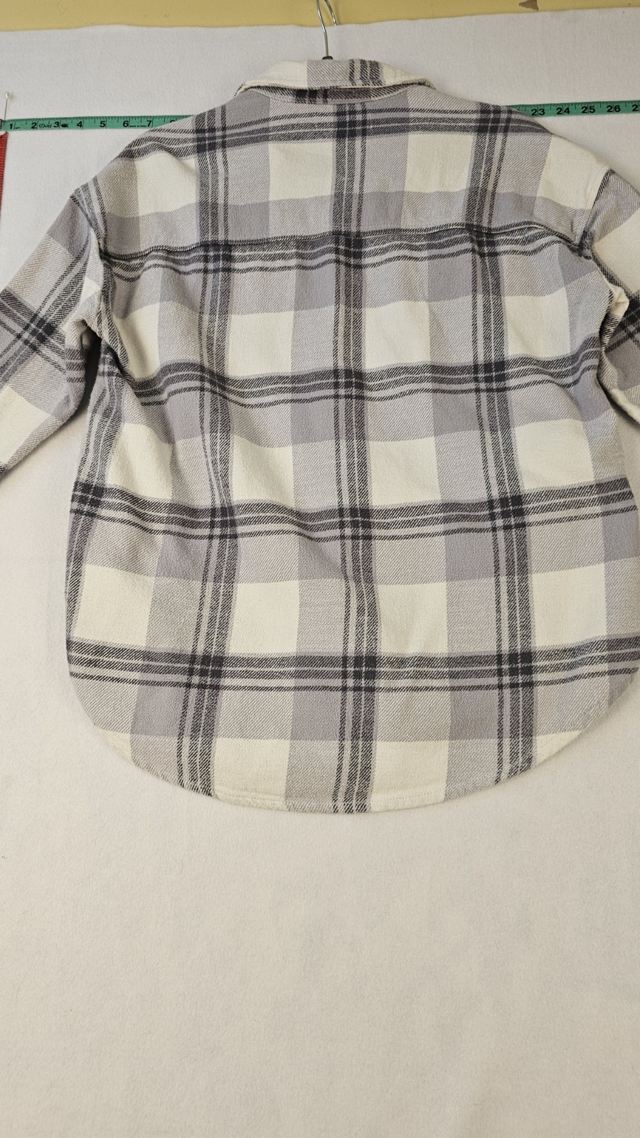 Hollister Woman’s Sm Flannel Gray And White Button Up
