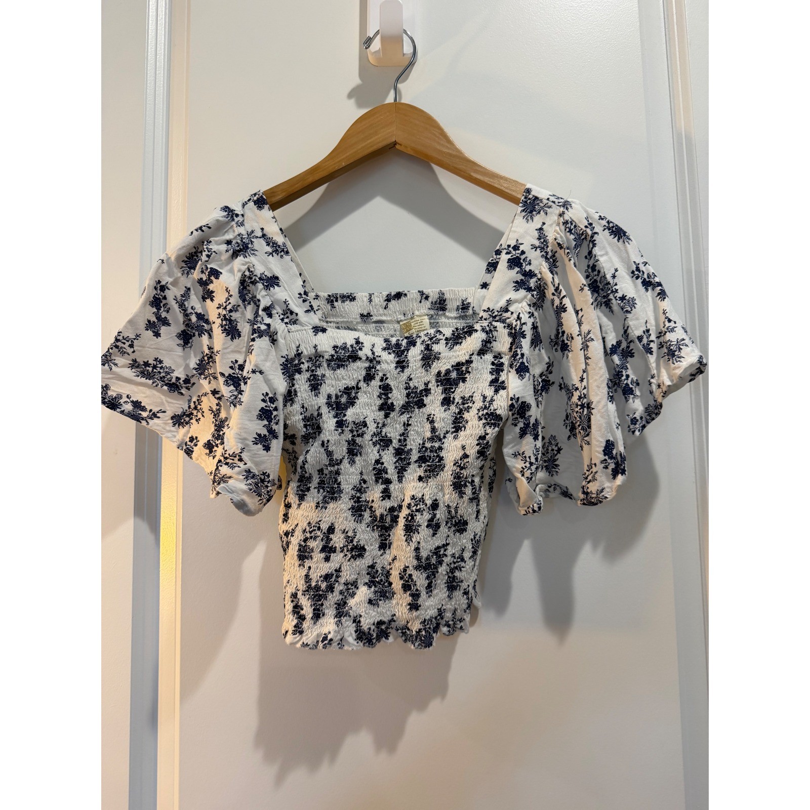 Japna Floral Smocked Crop Top White Navy Blue Puff Sleeve Square Neck XS