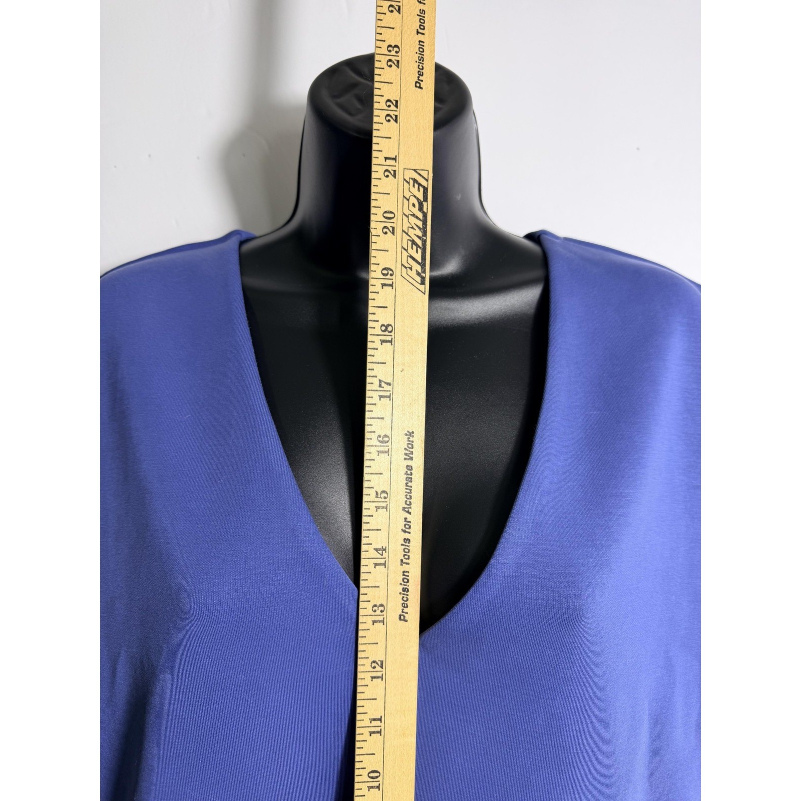 A New Day Tank Top Womens Medium Blue V Neck Sleeveless Stretch Basic NWT