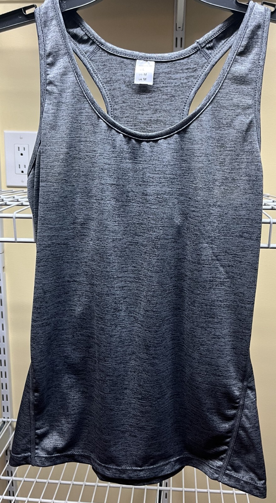 Unbranded Gray Sleeveless Racerback Athletic Tank Top Women’s Size Medium New