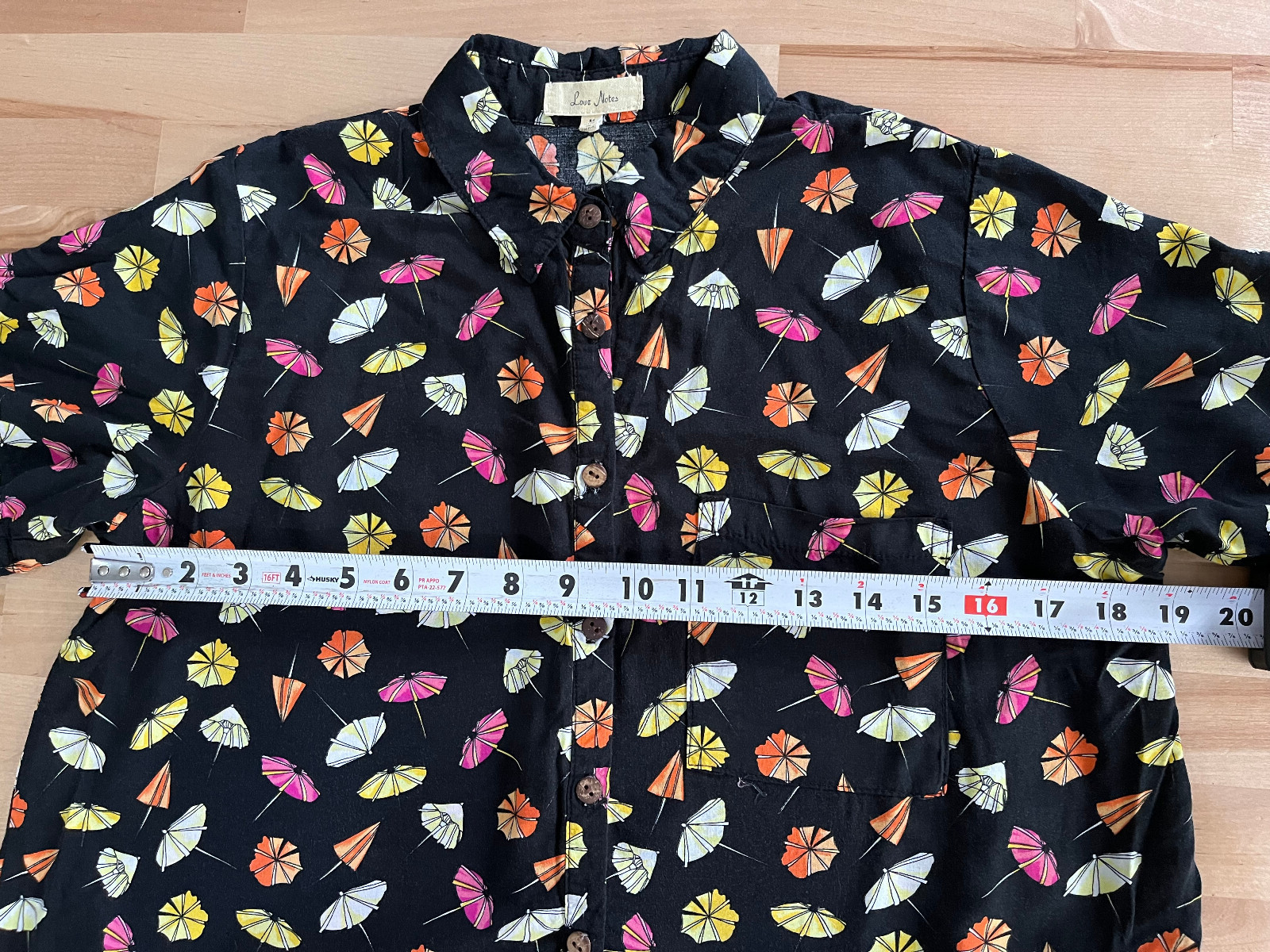 Love Notes Black w/ Umbrella Design Short Sleeve Button Down Crop Top Women’s M