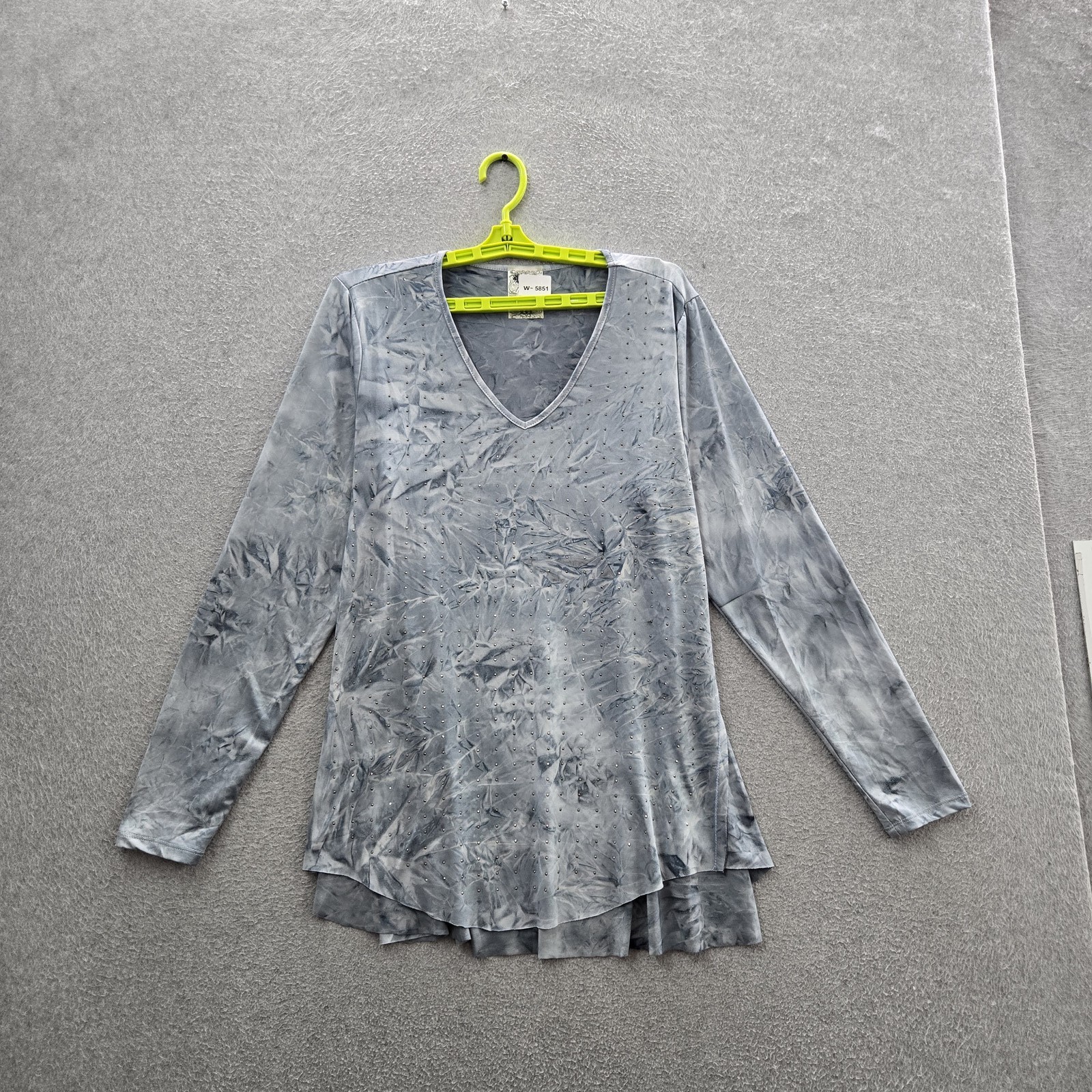 Vocal Women Shirt 1XL Gray Beaded Studded 0V-Neck Pullover Long Sleeve