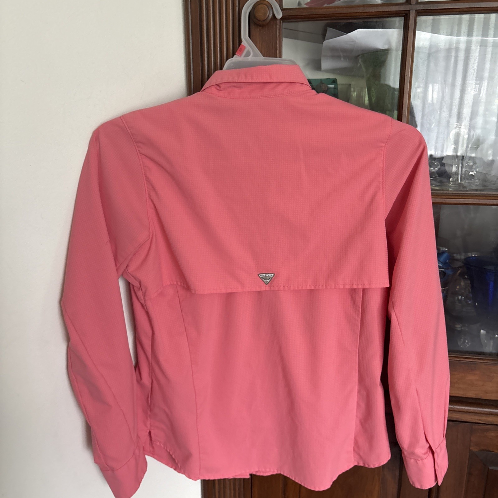 Columbia Woman’s Coral Poly Snap Up Fishing Shirt Blouse Size S