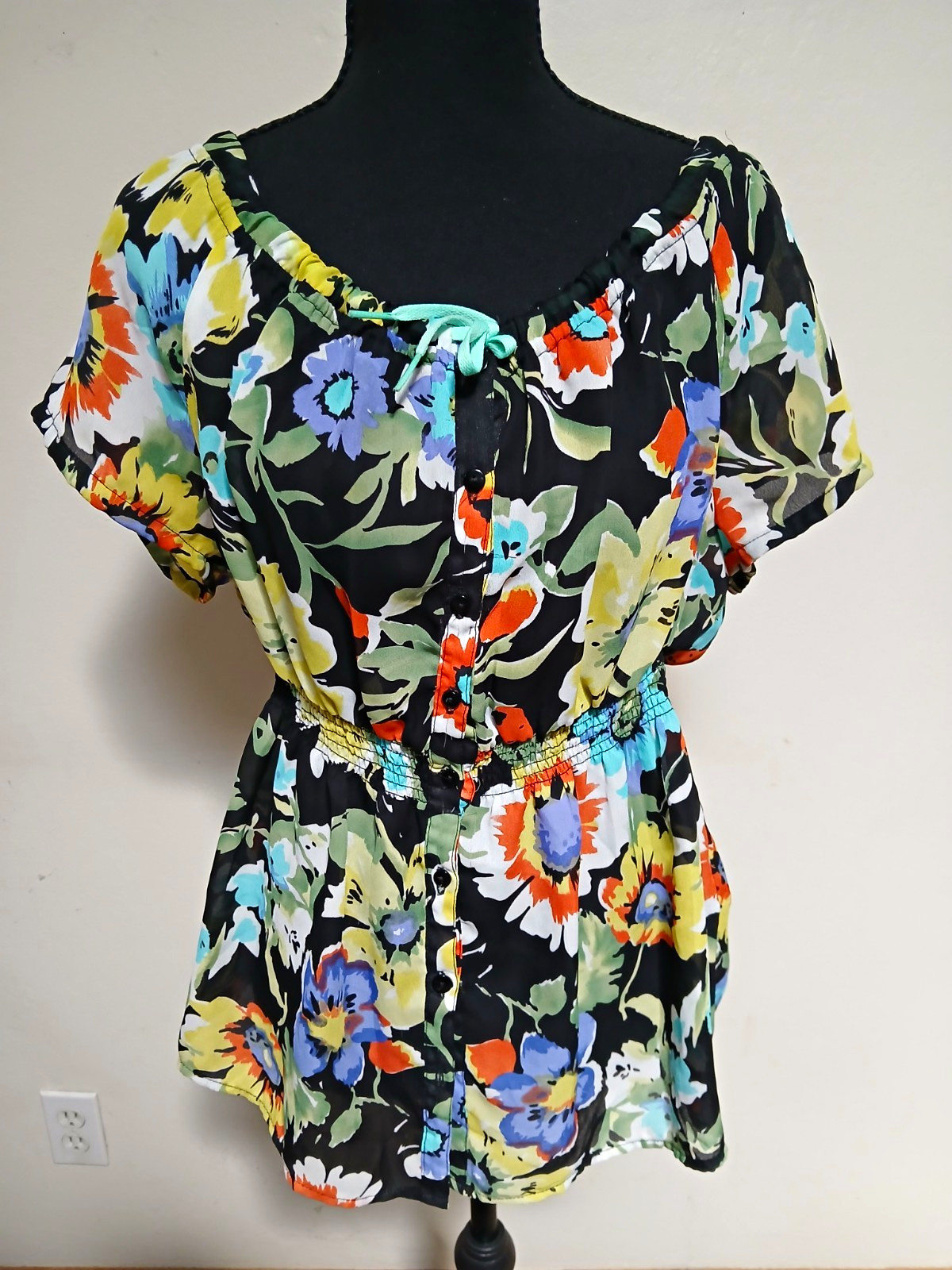 Unique Spectrum Women’s Black Floral Chiffon Scoop Neck Pullover Blouse M