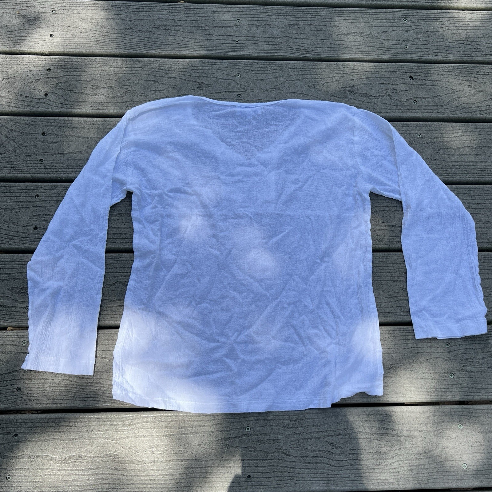 Mix Mara Dominican Republic: White Long Sleeve Top. Size Large.