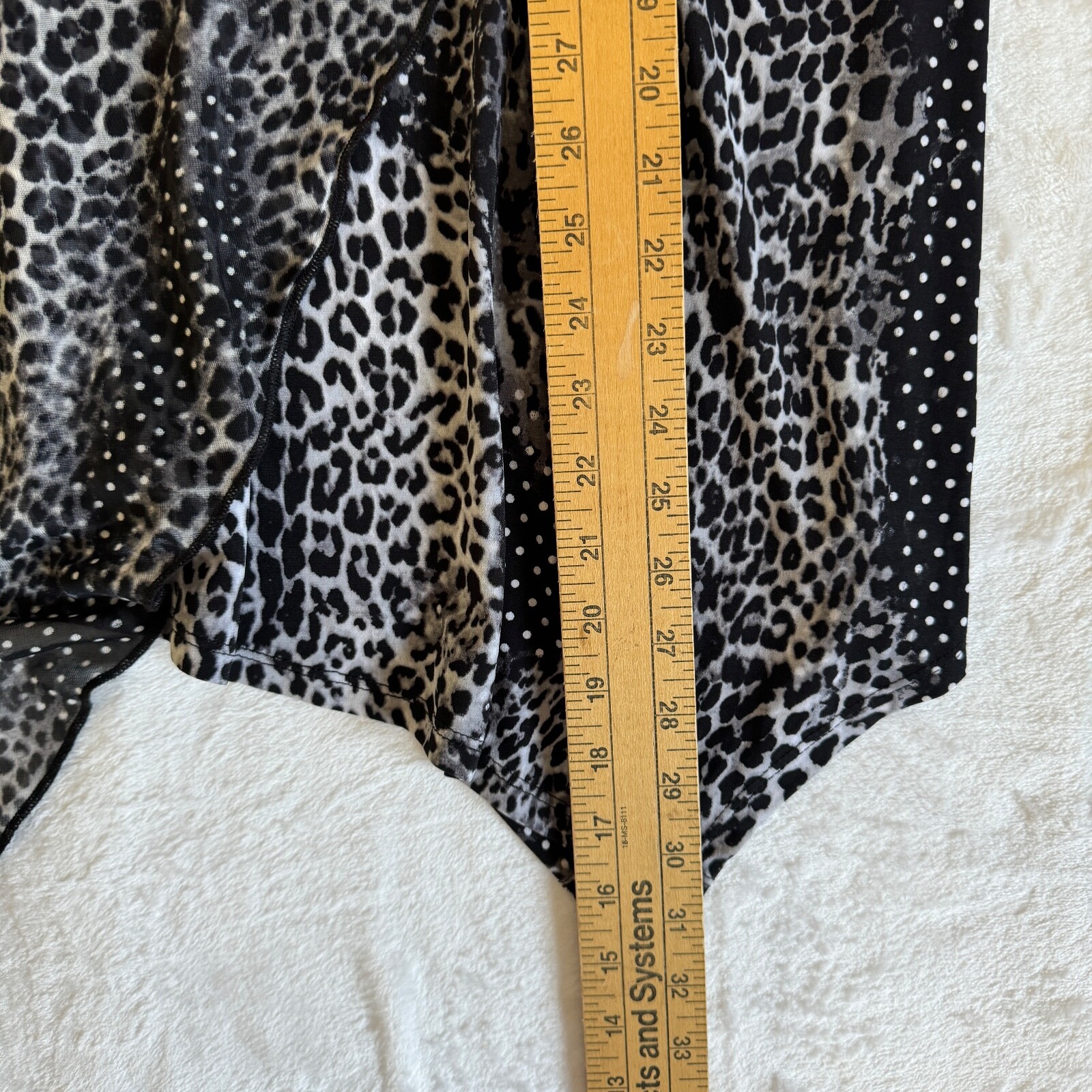 Adele & May Women’s Tunic Top Size 2X Gray/Black Print Sharktooth Hem
