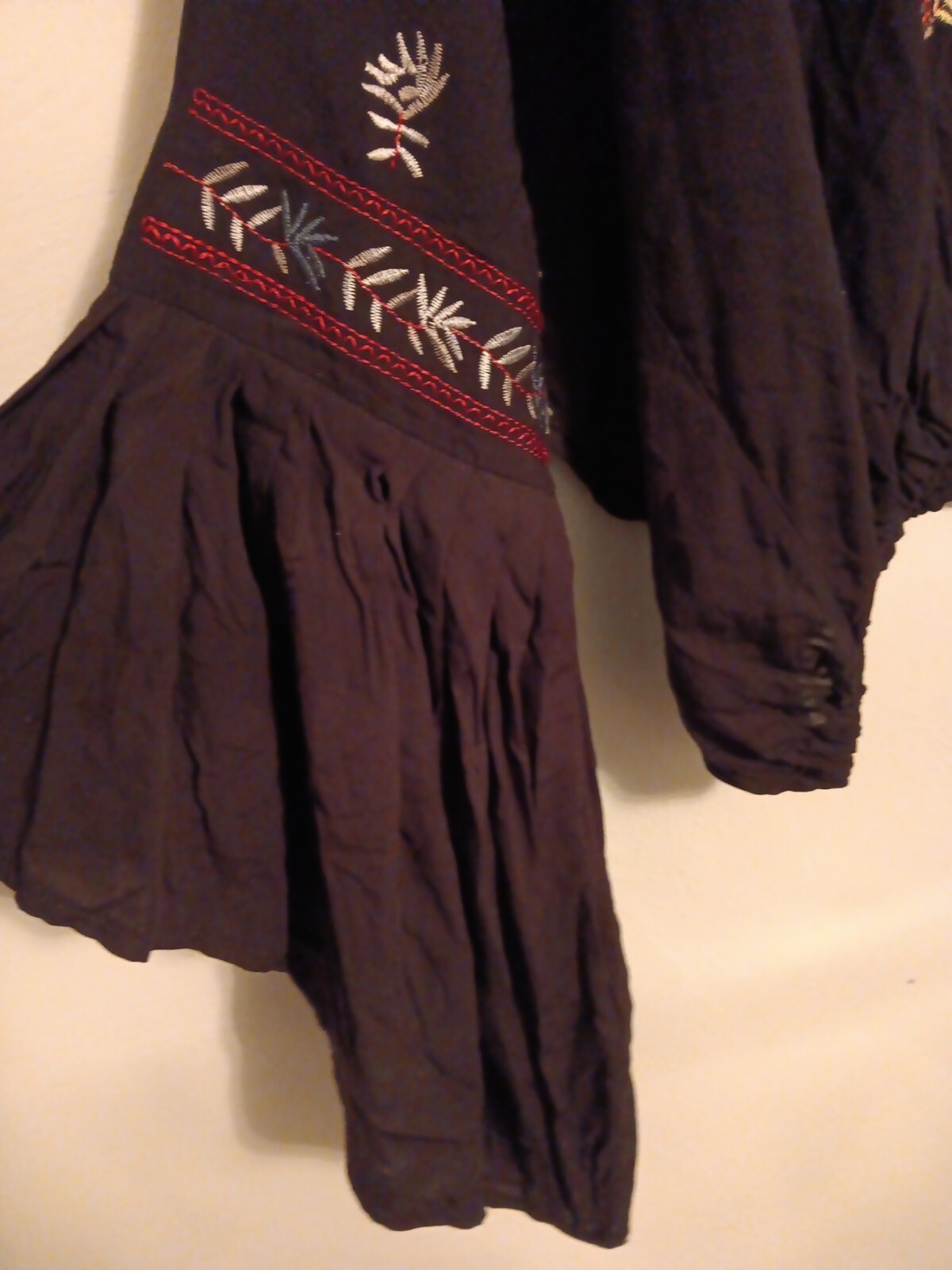 Woman Crop Bohemian Gypsy Top Generous Flowing Sleeve Blck W/Colorful Embroidery