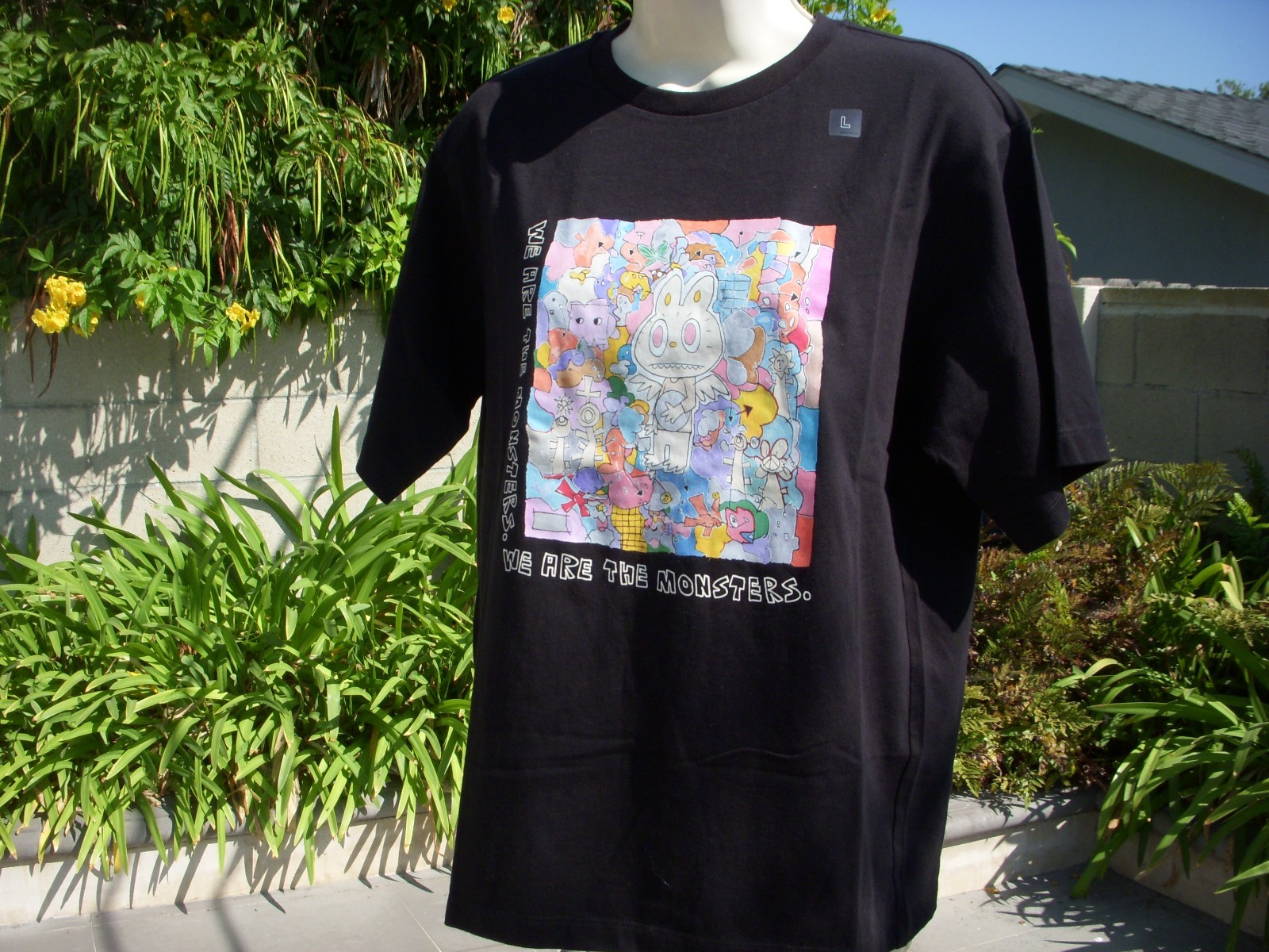 Uniqlo x POP MART UT Graphic T-Shirt THE MONSTERS LABUBU, Wmn Sz L