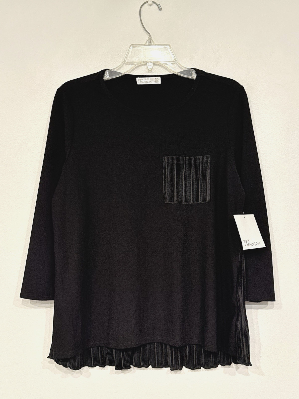 NEW $54 89th & Madison Women’s Blouse Medium Crepe Front Accordion Texture Back