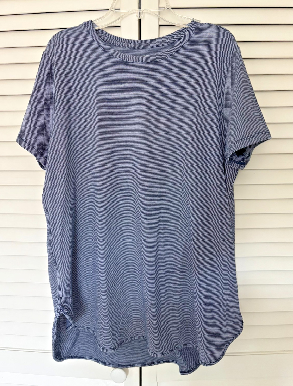 Lands’ End Moisture Wick SPF Navy Pinstripe Short Sleeve Active T Shirt Tunic MP