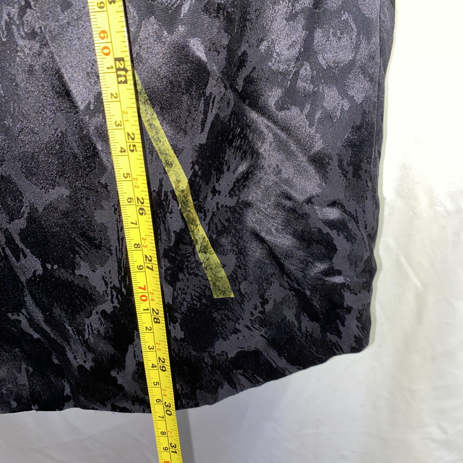Judith Ann I. Magnin Blouse Size 10 Black Silk Pretty Floral Ruffle Sleeves