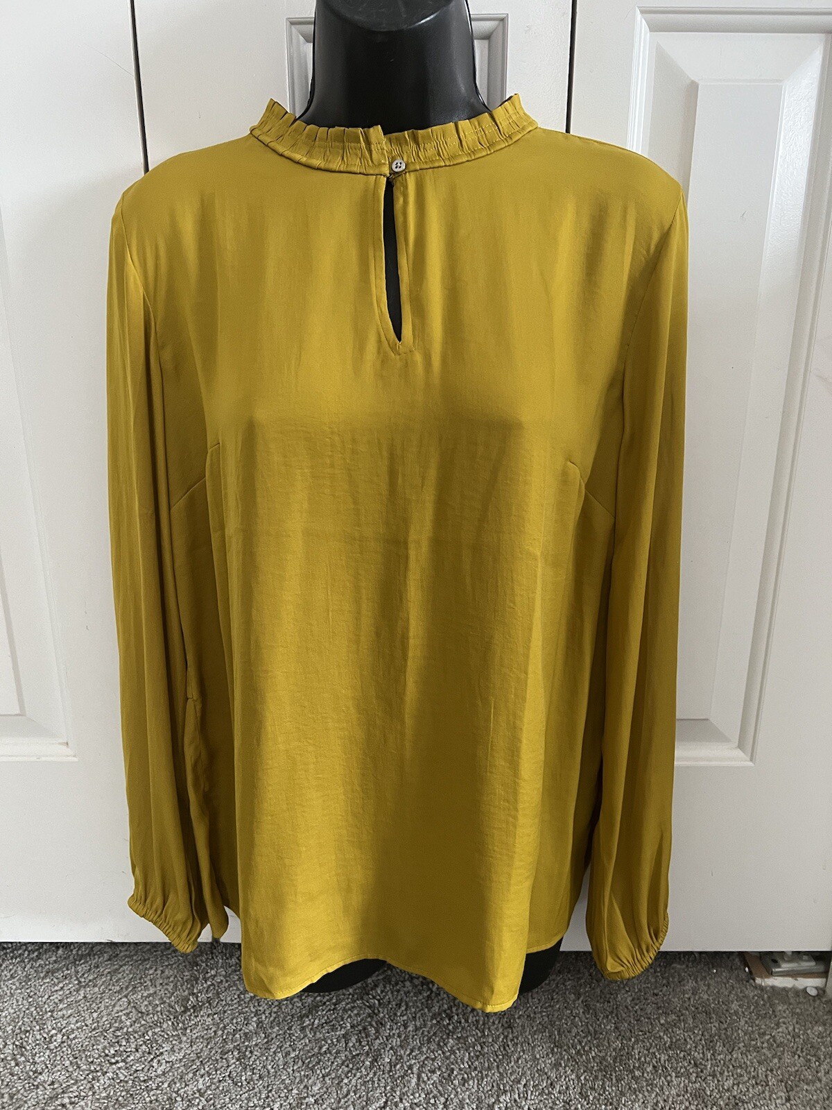 LOFT Women’s Blouse Small Gold Keyhole Mock Ruffle Neck Long Sleeve NWT