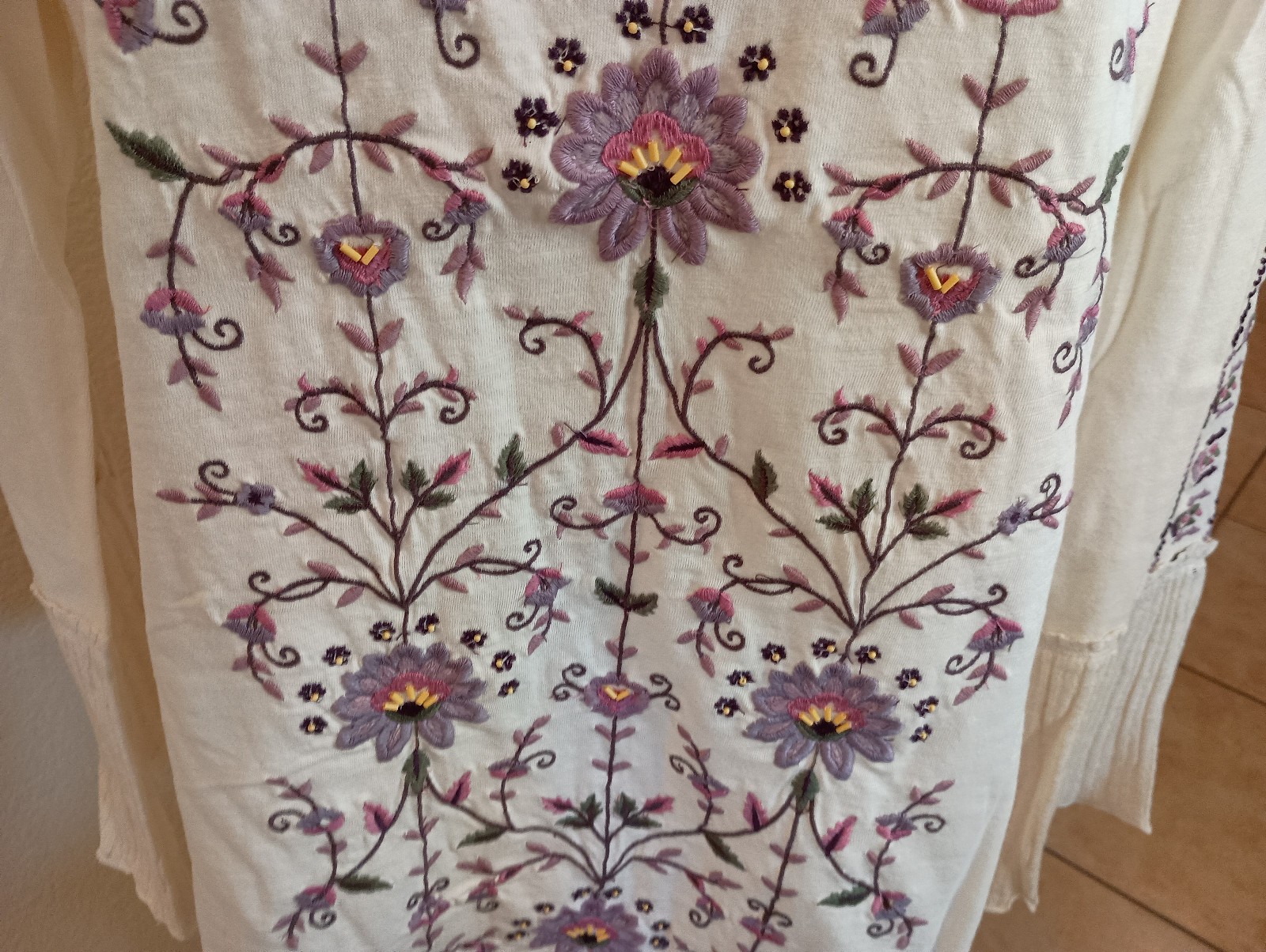 NIP SUNDANCE CATALOG Beige Fleur Jolie Embroidered Beaded Long Sleeve Tee SZ L