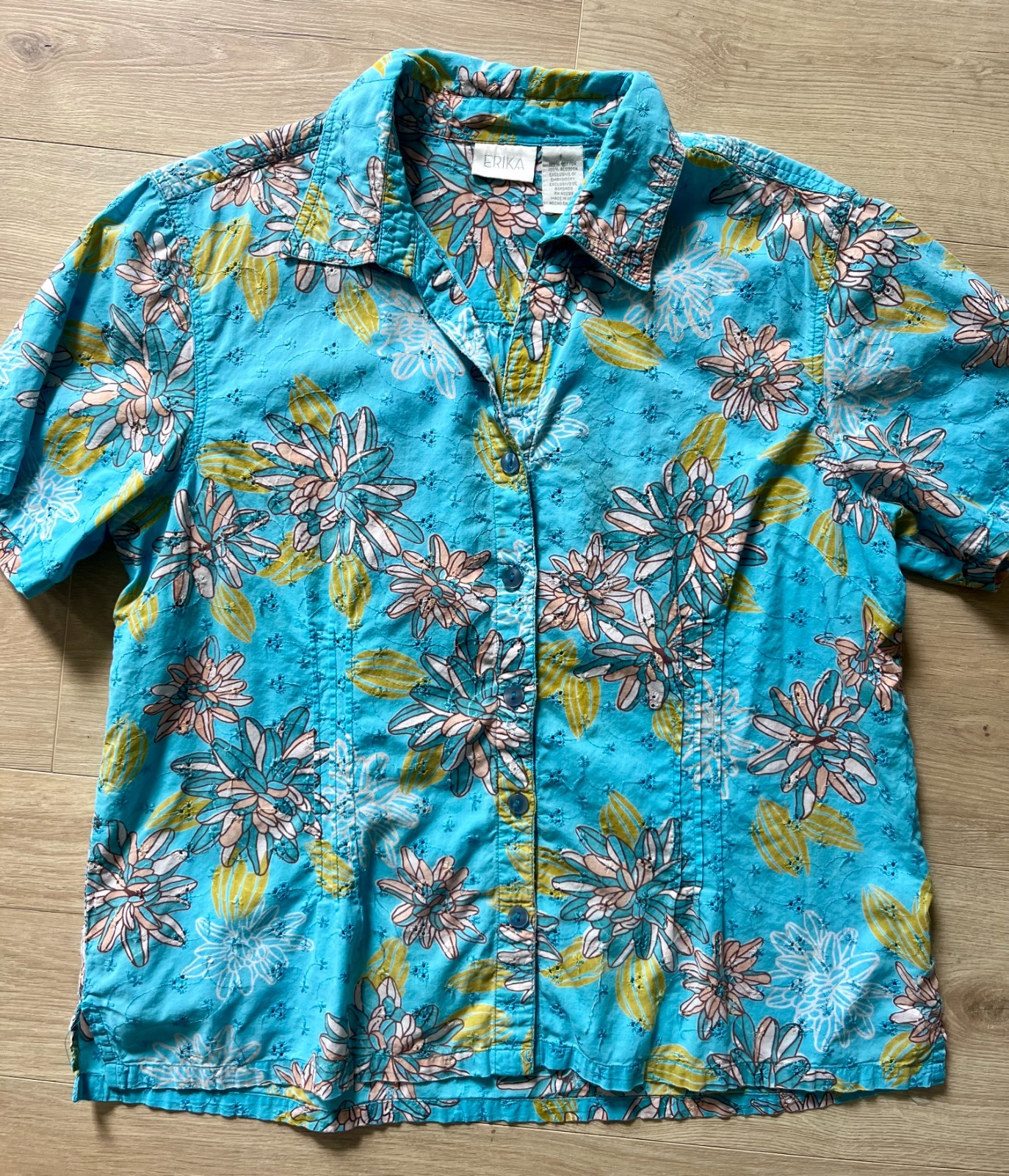 Vintage Erika Women’s Multicolor Button Down Blouses Lot of 2 Size Large