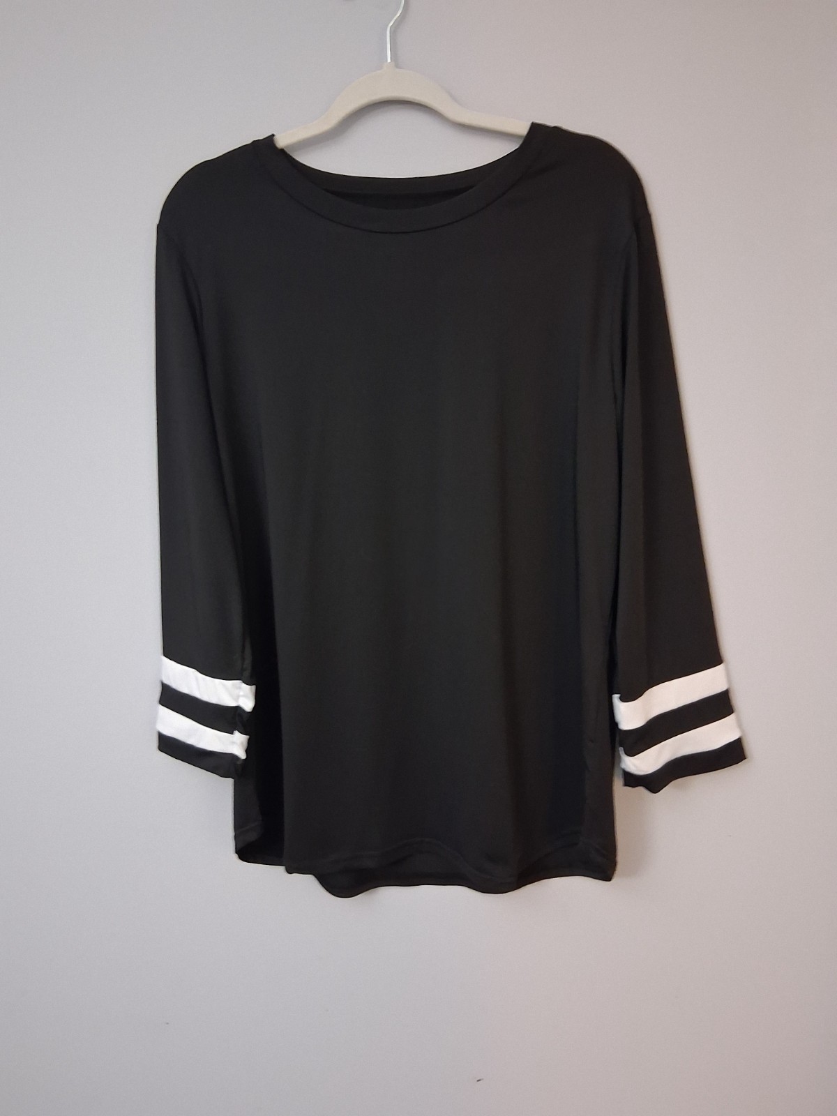 Temu Tunic Blouse – Size XL – Black with White Stripes on 3/4 Sleeves – NICE!